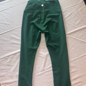 Women's Lululemon Athletica Forest Green Wunder Train size 6